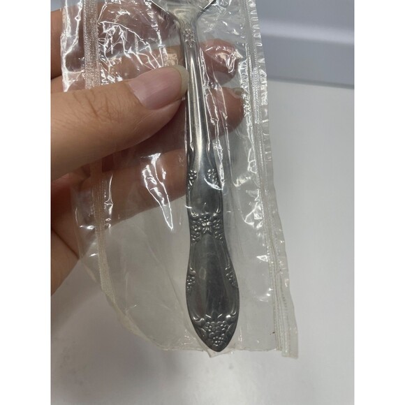 Oneida LTD Wm A. Rogers FENWAY DAYDREAM Stainless Butter Knife & Sugar Spoon - Picture 2 of 5